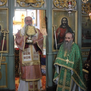 ÎPS Varsanufie și Arhimandritul Ioanichie